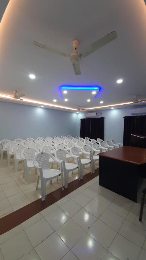 Alwaye Madaparambil Residency מראה חיצוני תמונה