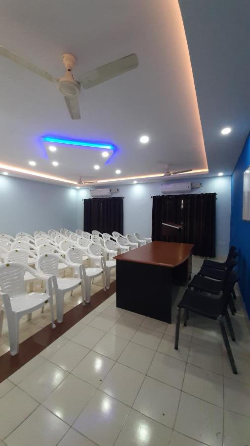 Alwaye Madaparambil Residency מראה חיצוני תמונה