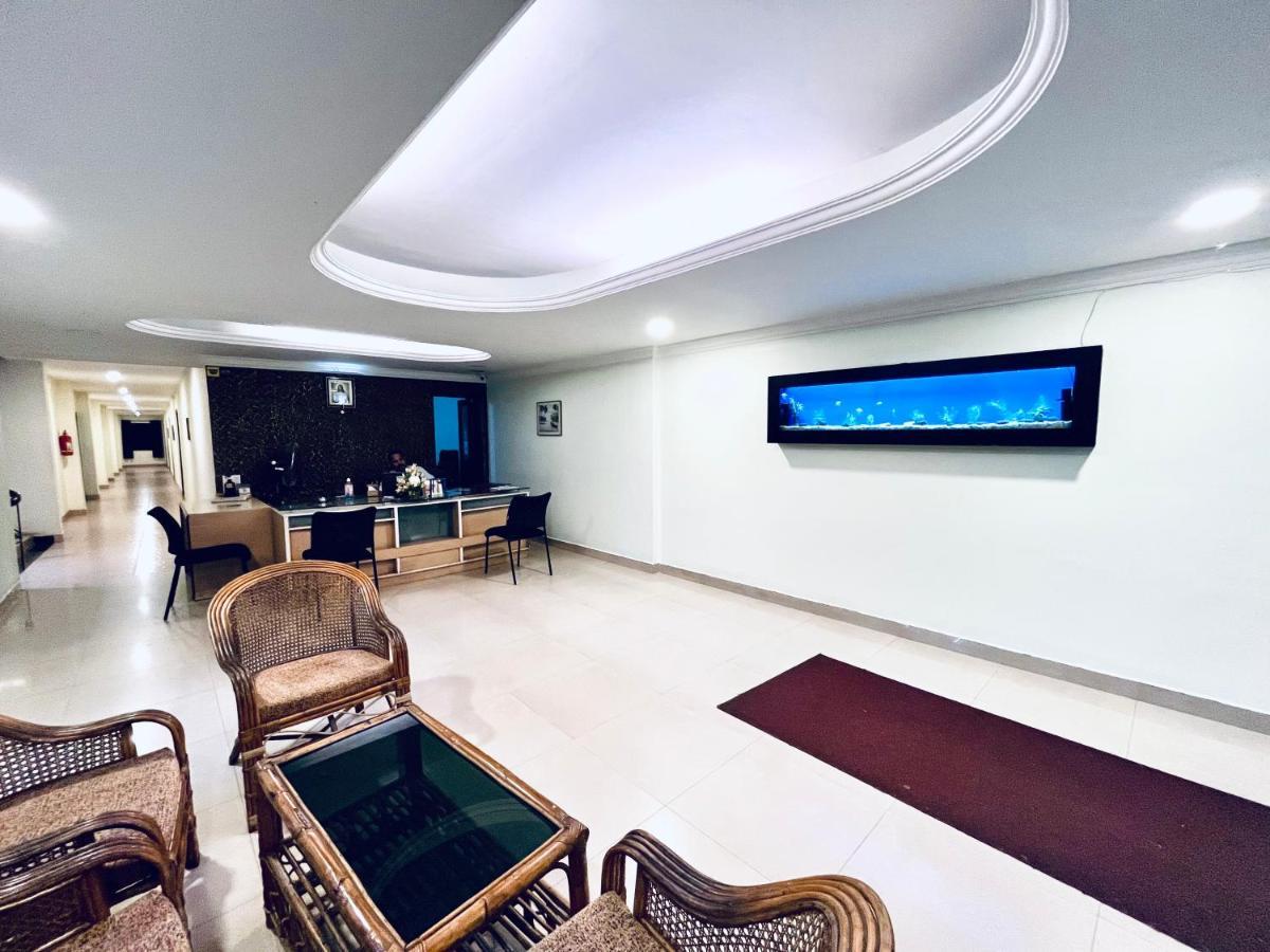 Alwaye Madaparambil Residency מראה חיצוני תמונה